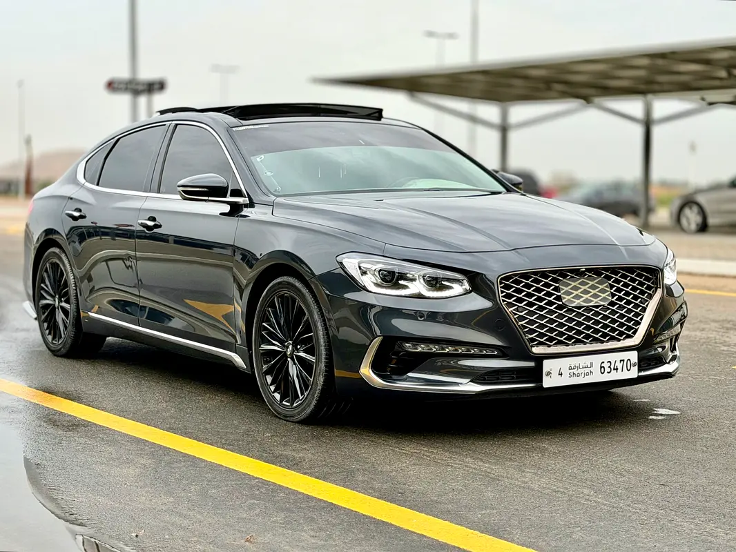 Hyundai Azera 2018 — photo 1 of 20