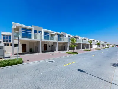 Getting Vacant Soon l 3-bedroom l RRM Layout