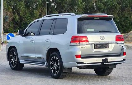 صورة 12 لـ 2018 Toyota LAND CRUISER