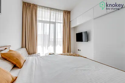 Dubai Marina Comfortable Apartments with Pool and Gym