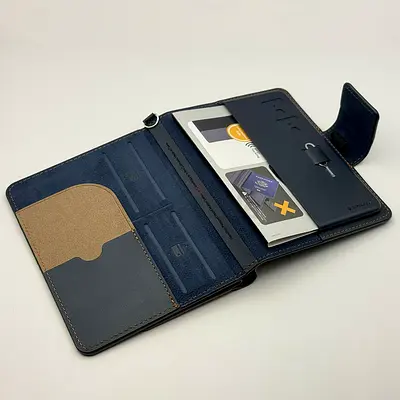 Caseology Nano Pop Passport Stand Case