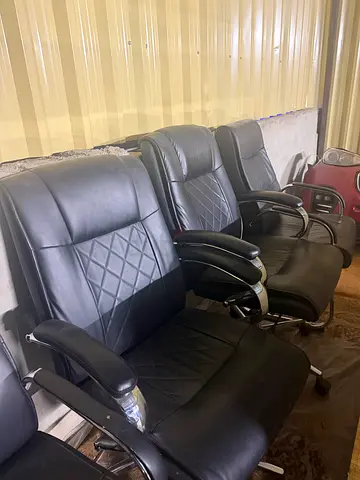 Set of 4 Comfortable Black Office Chairs