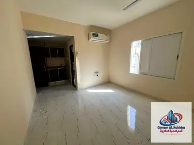 استوديو  مطبخ منفصل  _  غاز مركزى _ متوفر باركينج _ بجوار المسجد _ سهل الوصول الى مخرج دبي