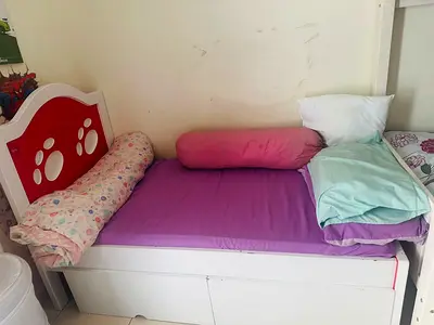CHILDS SLEEPING BED