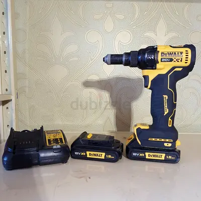 DEWALT DCF403  Cordless Rivet Tool 18v/20v MAX Brushless