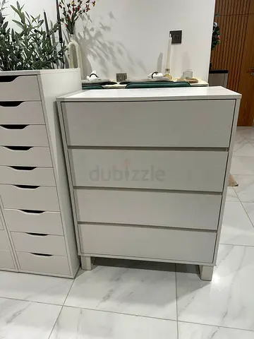 Modern Chest of 4 Drawers in White