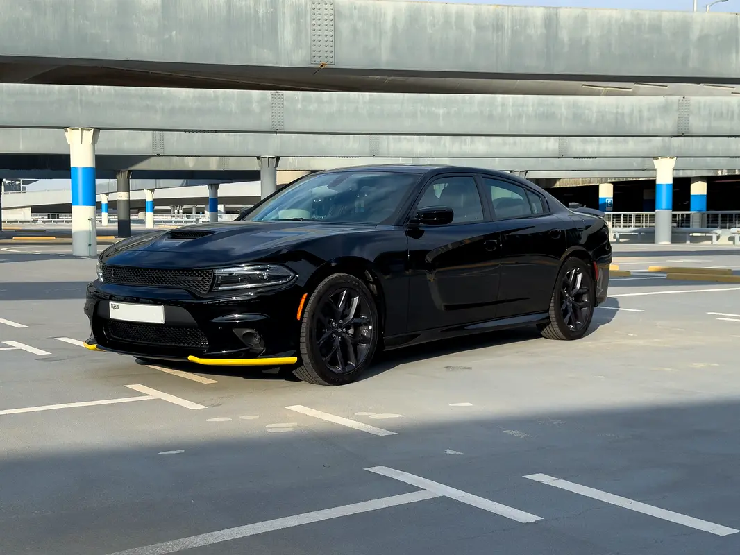 Dodge Charger 2023 — photo 1 of 11