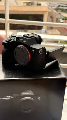 Camera Sony Alpha 7 Iv Full-Frame Mirrorless