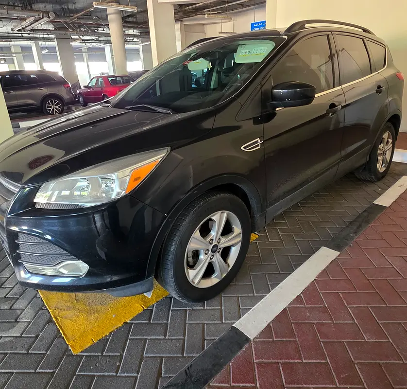 Ford Escape 2014 — photo 1 of 6