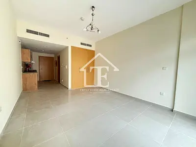 SPACIOUS UNIT | GREAT LOCATION | FAMILY BUILDING