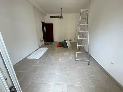 مساحات كبيره وتشطيبات جديده للشقه مع بلكونه باطلاله مفتوحه على مدينه القاسميه وموقع حيوي وقريب من كافه الخدمات