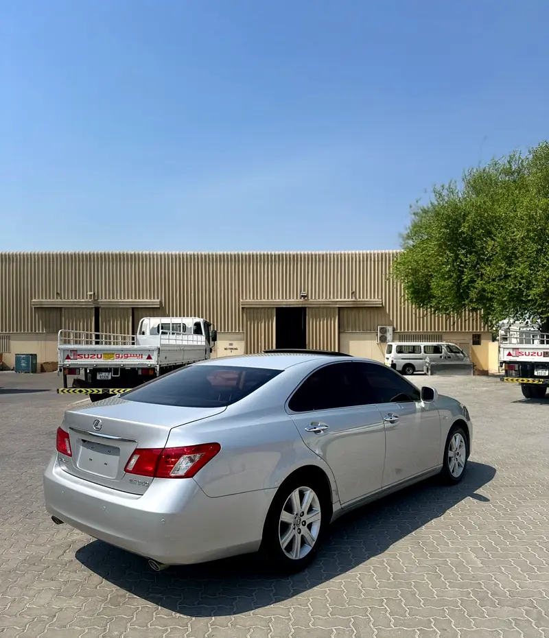 Lexus ES-Series 2009 — photo 1 of 10