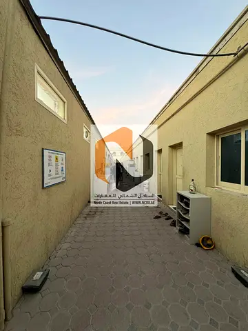 للبيع – سكن عمال معتمد + محلين تجاريين | مدخول ثابت