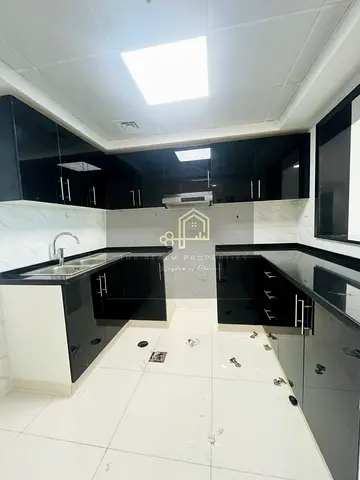 **Deal**Large 1BR with balcony in Business Bay for rent