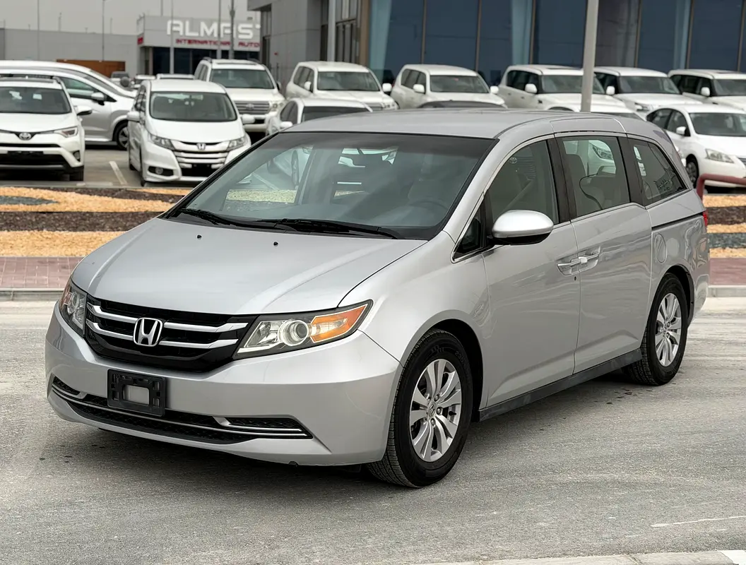 Honda Odyssey 2015 — photo 1 of 14