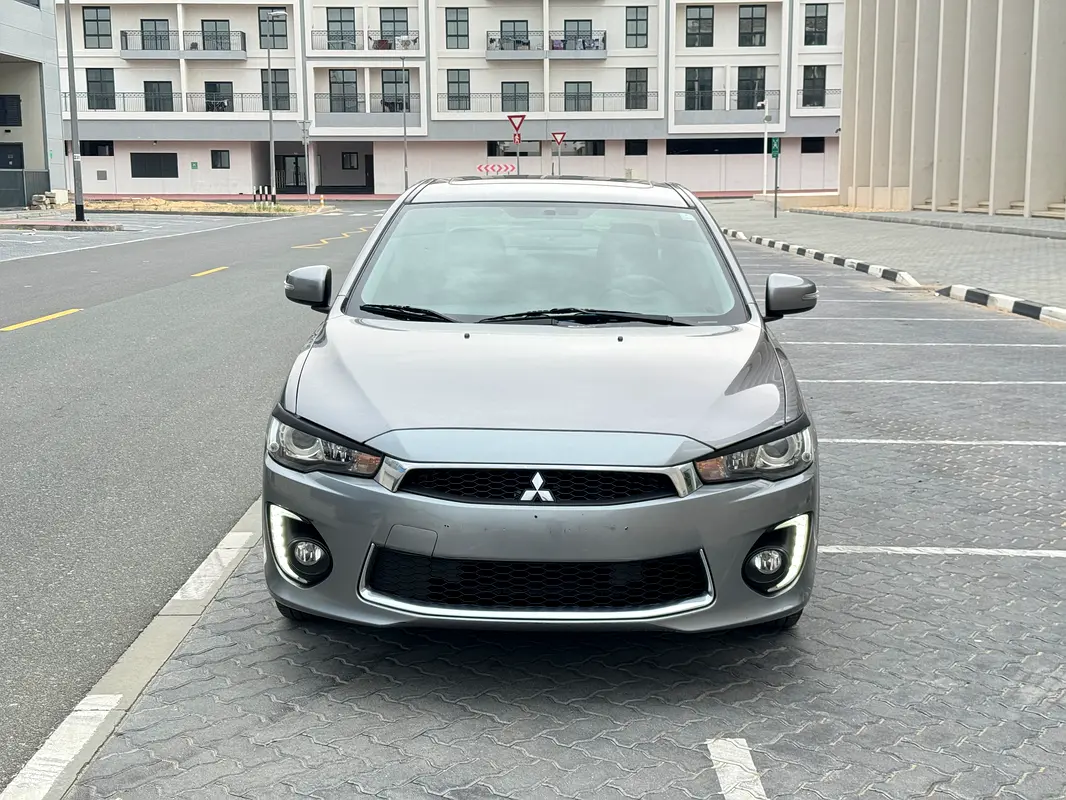 Mitsubishi Lancer 2017 — photo 1 of 16