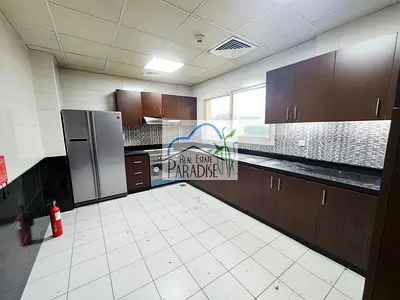 away from fly zone/spacious villa 5 bedroom all attached bath/maids room central ac/ decent back yard garden/ large fitted kitchen/for rent in mirdif