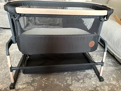 Maxi-Cosi Iora Air Portable Crib – AED 650