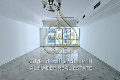 شقة للإيجار في المجاز 3 الشارقة | غرفتين وصالة + غرفة خادمة | باركن مجاني | جيم ومسبح