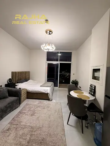 Fully Furnished Studio | On High Floor | Vacant