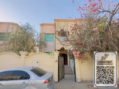 فيلا واسعة ومميزة للإيجار في المويهات – عجمان، موقع هادئ وراقي مناسب للسكن العائلي وقريب من المدارس والخدمات والطرق الرئيسية.  تتكون الفيلا من 5 غرف