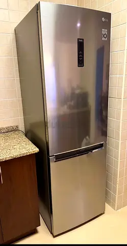 L.G ThinQ bottem mount fridge for sell 💯 good working