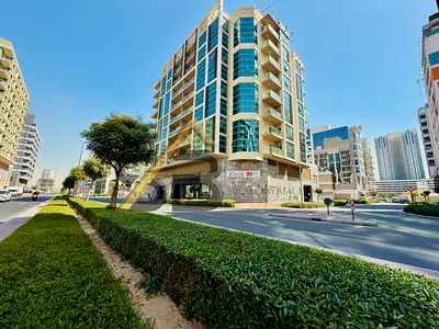 Semi-Furnished 1BHK|Fully Equipped kitchen|Close to World trade Metro|