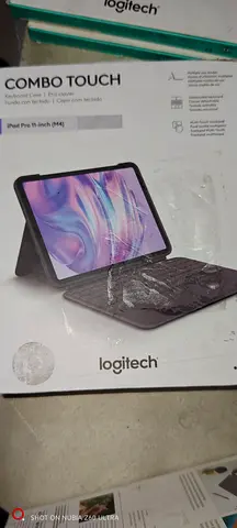 Logitech Combo Touch keyboard case for iPad Pro 11-inch (M4) — ipad air M2original box