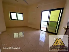 Two-bedroom apartment with a living room and open view of the creek, opposite the fish market, for 3