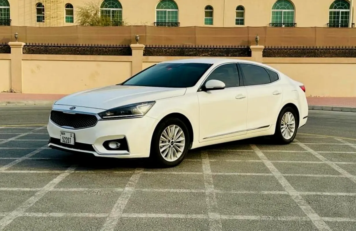 Kia Cadenza 2020 — photo 1 of 4