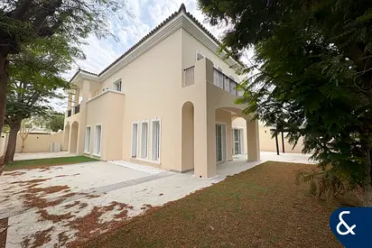 5 Bedrooms | Single Row | Close to Pool