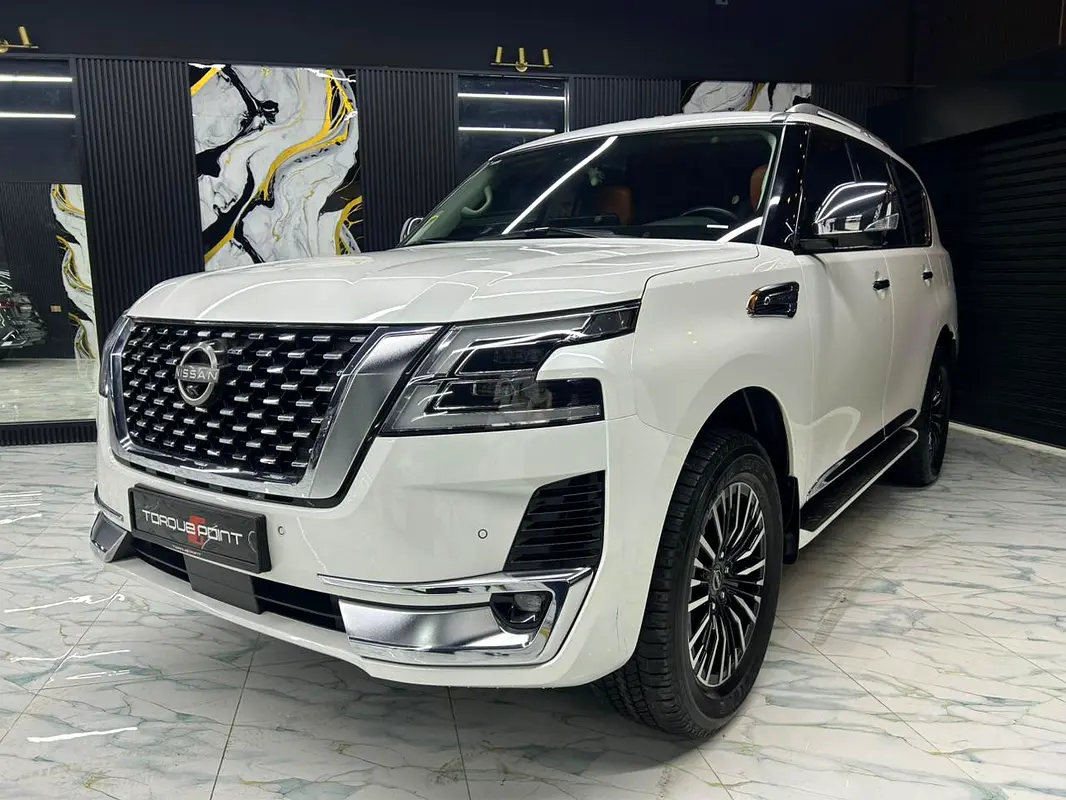 Nissan Patrol 2023 — photo 1 of 11