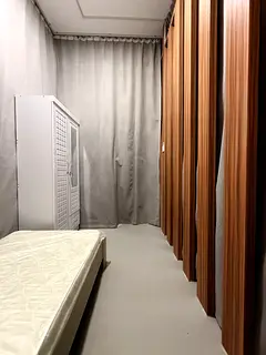 Semi-Partitioned Room – Perfect for Professionals (male or female)