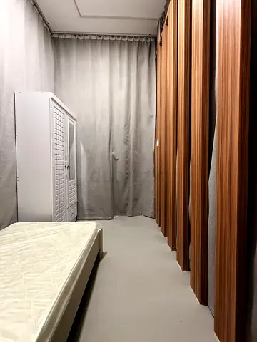 Semi-Partitioned Room – Perfect for Professionals (male or female)