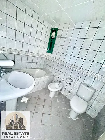 FREE PARKING ** HUGE SPACIOUS 3BHK** WITH BALCONY MASTER ROOM+•** ON MAIN ROAD ** JUST 51K CLOSE TO KING FAISAL ROAD