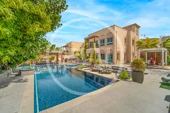 EXCLUSIVE 3 BEDROOM | UPGRADED | PRIVATE POOL