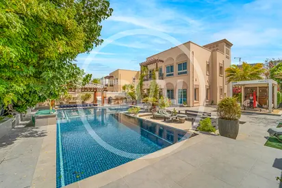 EXCLUSIVE 3 BEDROOM | UPGRADED | PRIVATE POOL