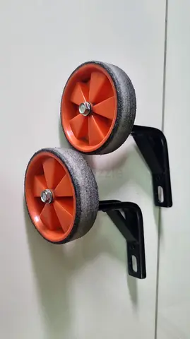 Supporting wheels