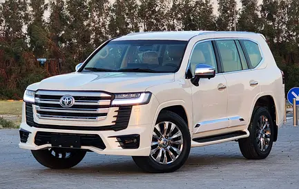 Toyota Land Cruiser GXR V6 2015 - GCC Specs - Reliable and Ready for Adventure