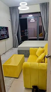 Spacious Bedroom in a 2 bedroom apartment + covered free parking + swimming pool  private balcony