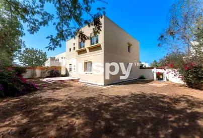 Huge Plot | Vacant | Renovation Opportunity