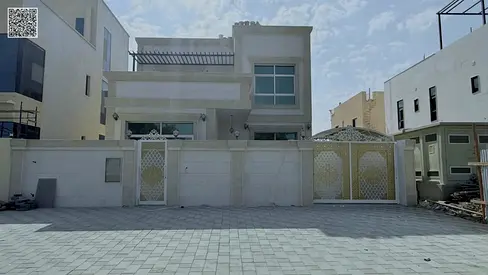 Villa for sale, freehold ownership, with bank financing available and no down payment required.