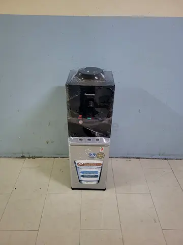 Top load water dispenser