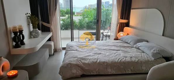 FULLY FURNISHED| PRIME LOCATION| SPACIOUS LAYOUT