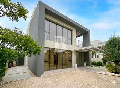 Vacant| Spacious | Fully upgraded