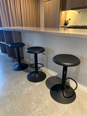 Set of 3 Adjustable Black Bar Stools – Metal Frame