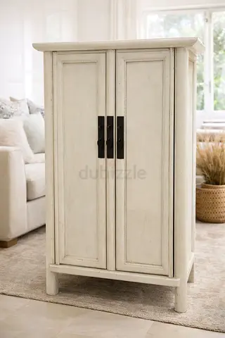 THE ONE - Vintage White Cabinet