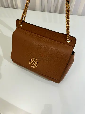 My brown leather chain-strap shoulder bag