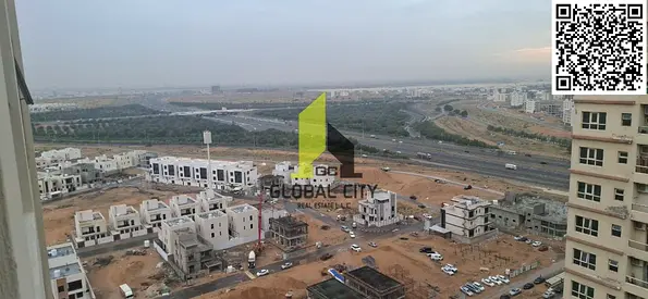 شقة استوديو متاحة في جاردن ريزيدنس، مدينة الإمارات، عجمان، طابق مرتفع، إطلالة مفتوحة، مع موقف سيارات، خطة سداد ممتازة، السعر 355,000