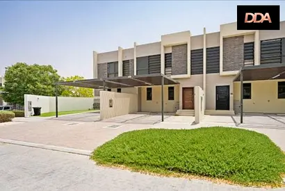 R2M SINGLE ROW | VACANT | 3BR PLUS MAID